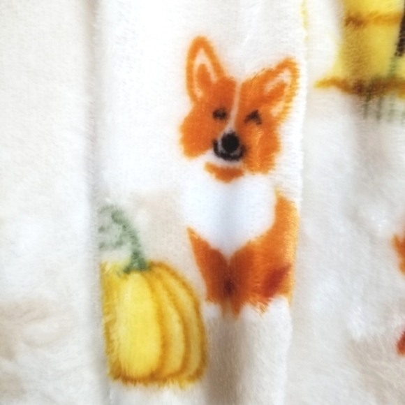 Fleece Throw Blanket NWT Plush Dogs Puppies Fall Pumpkin Patch Truck Sunflower - Picture 12 of 14